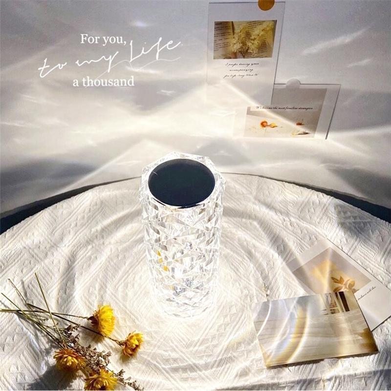 ☆タッチ調光 クリスタルテーブルランプ USB充電ポート付き モダン ☆タッチ調光 クリスタルテーブルランプ USB充電ポート付き