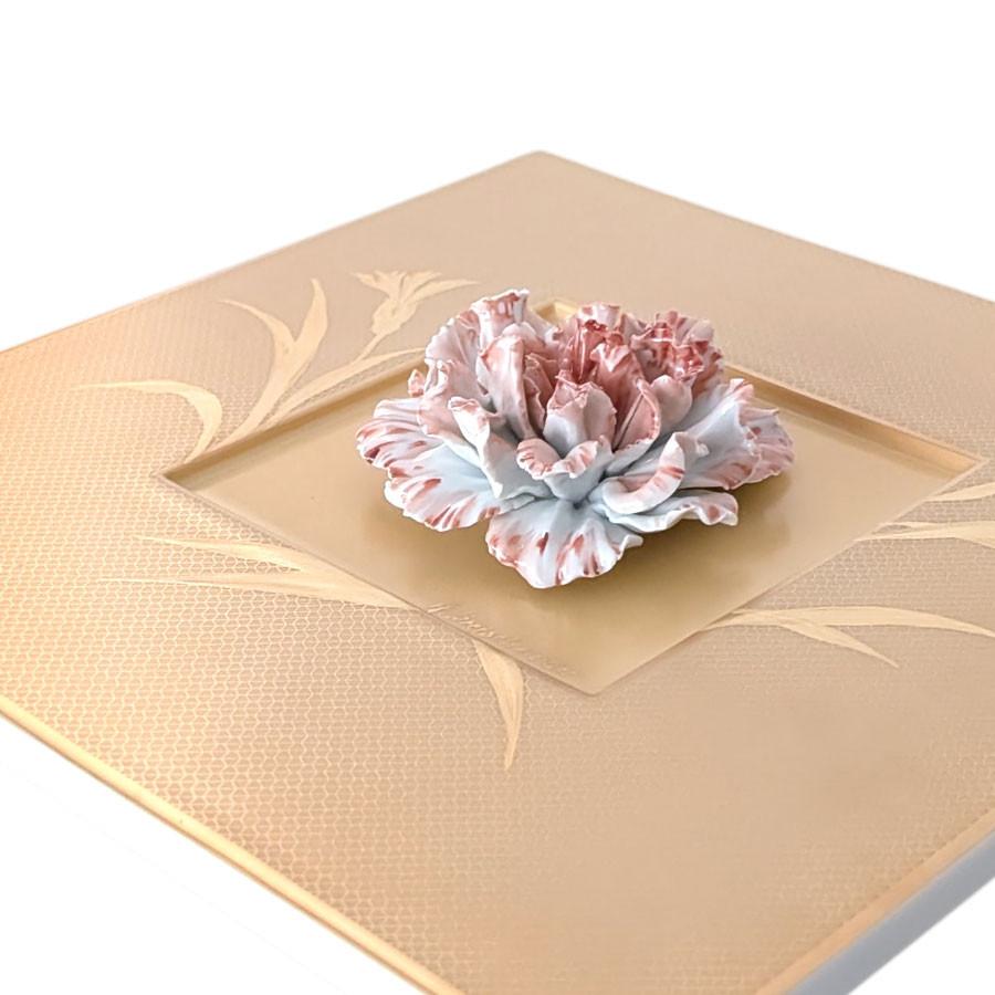 マイセン 壁掛け 陶板 約23.5×23.5cm 貼花付きプラーク「カーネーション」 贈り物 高級 おしゃれ マイセン公式/日本総代理店の画像