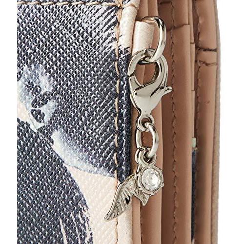 [ジルスチュアート] 折財布 【グロスペタル】 オリジナル花柄プリント 牛革エナメル 型押し かぶせ二つ折り財布 内ファスナー小銭入付 オリジナルチャ あり 中仕切り付き