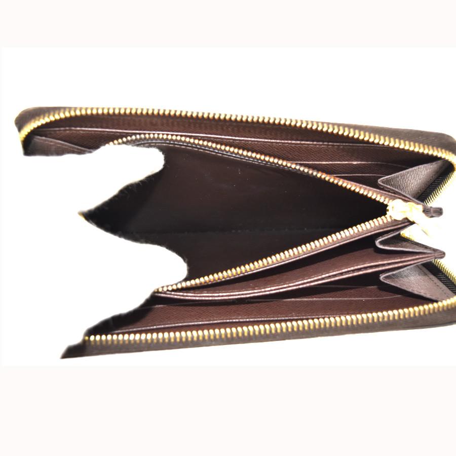 LOUIS VUITTON（ルイ・ヴィトン） ファスナー長財布 ジッピー