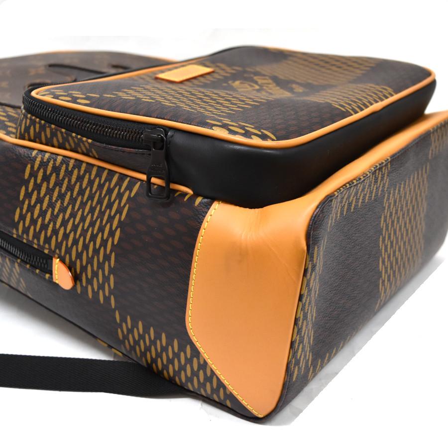 LOUIS VUITTON（ルイ・ヴィトン） 新品同様 リュック LV スクエアード