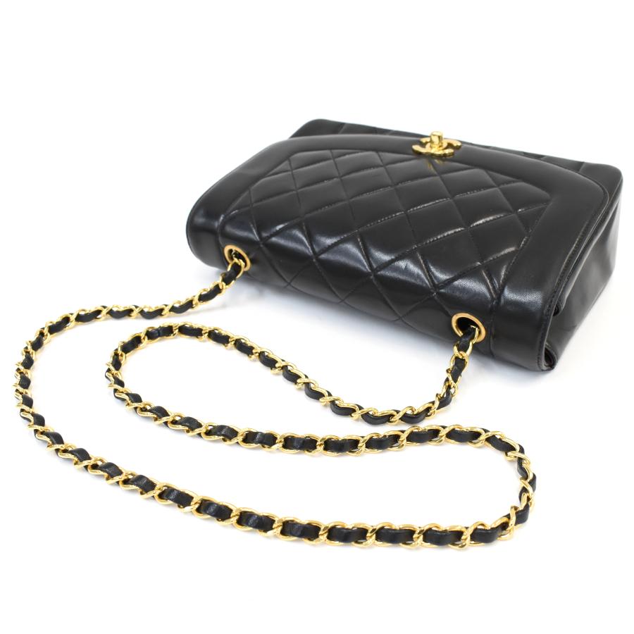 CHANEL（シャネル） チェーンショルダーバッグ ダイアナ A01165