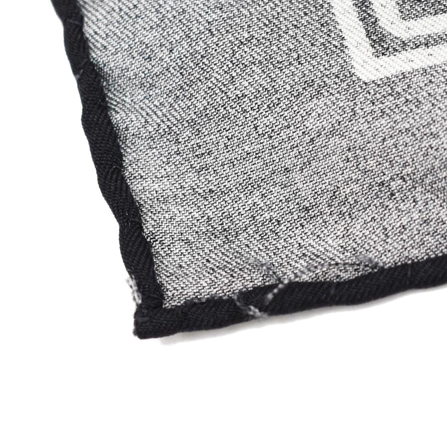 CHANEL シャネル ミニスカーフ バンダナ チェーン マトラッセ柄 CHANEL シャネル ミニスカーフ バンダナ チェーン マトラッセ柄