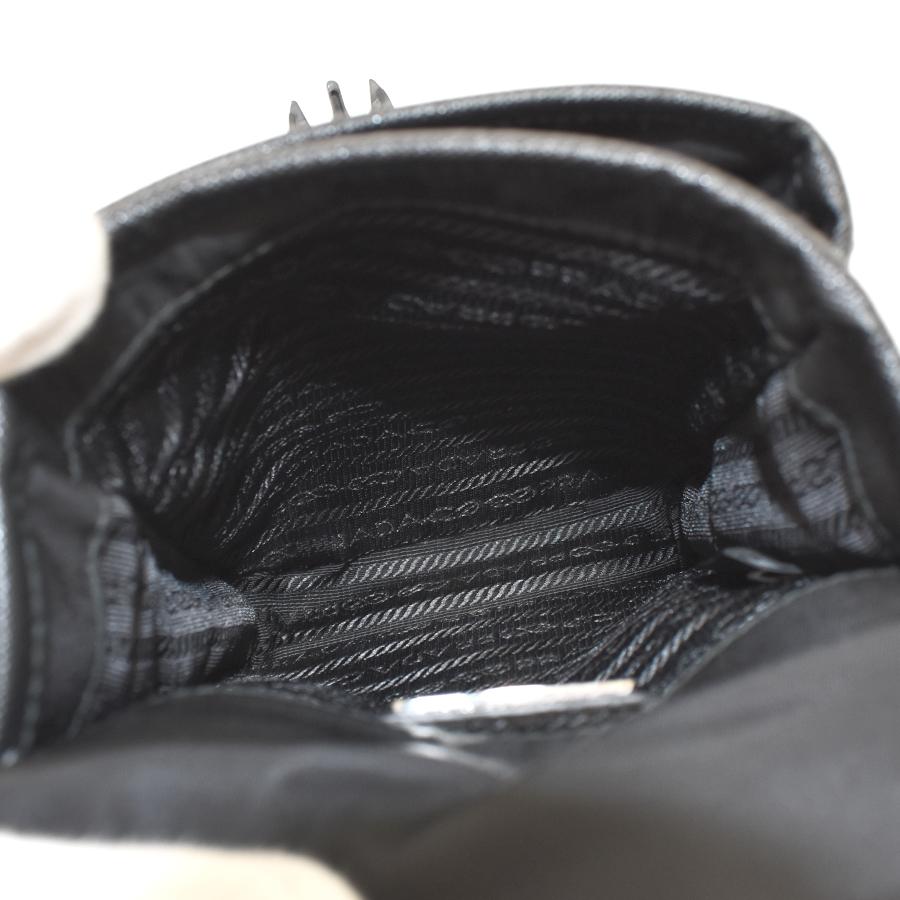 プラダ ショルダーバッグ クロスボディ ミニポーチ付き 三角プレート  