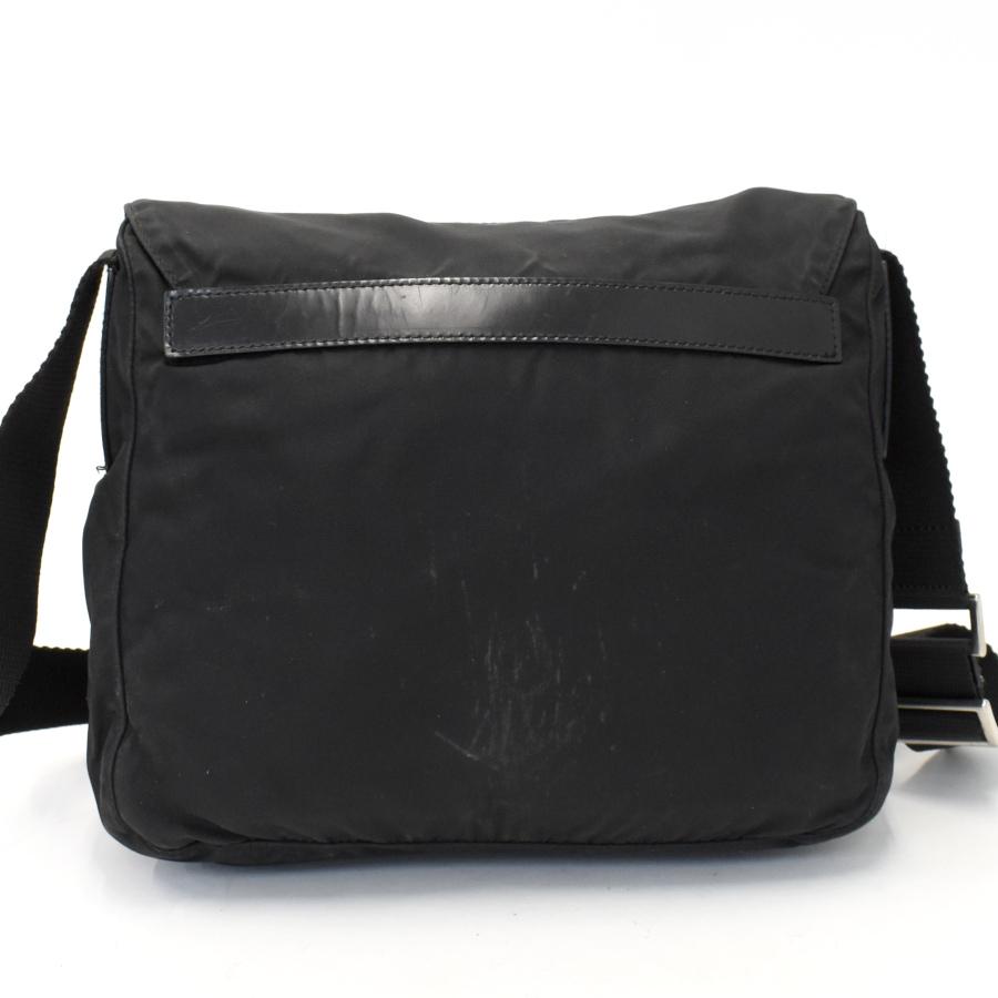 PRADA（プラダ） ショルダーバッグ クロスボディ 三角プレート