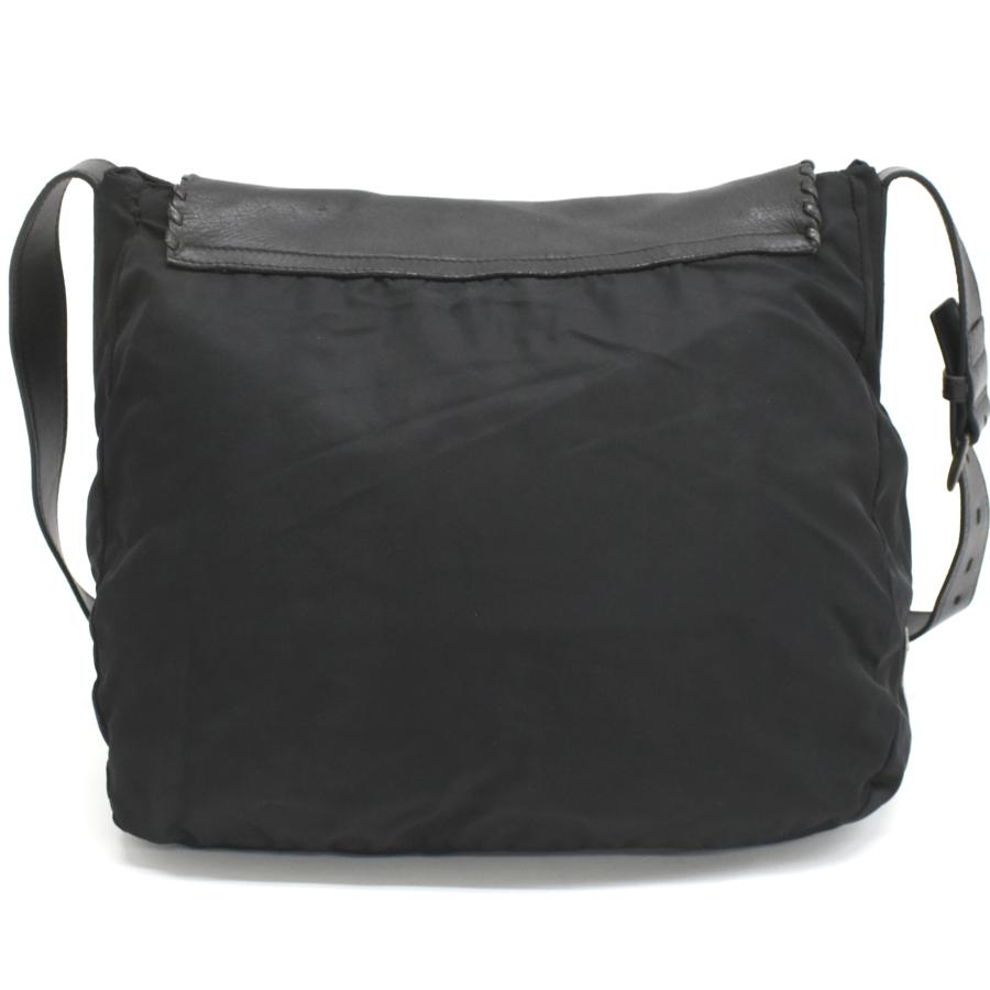 PRADA（プラダ） スタッズ フラップ クロスボディ ショルダーバッグ