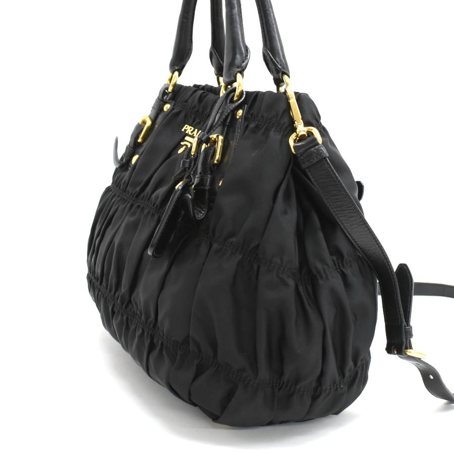 PRADA ブラックナイロンハンドバッグ ギャザー付き PRADA（プラダ） 2way ハンドバッグ ギャザー ナイロン ブラック