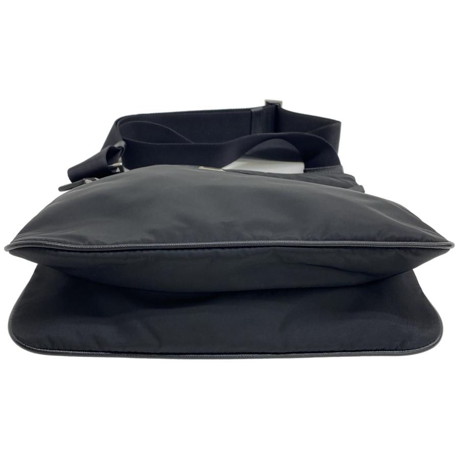 PRADA（プラダ） Re-Nylon クロスボディ ショルダーバッグ 2VH563
