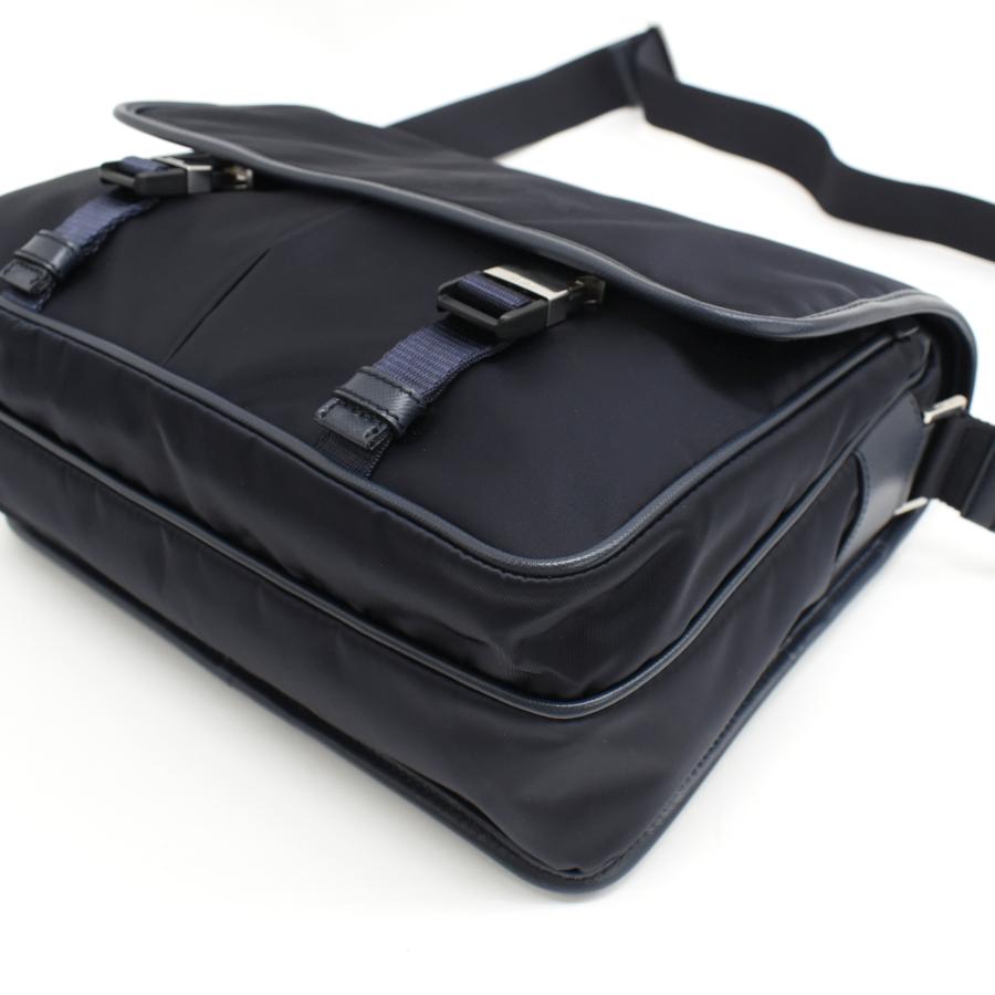 PRADA（プラダ） 新品同様 メッセンジャーバッグ ショルダーバッグ