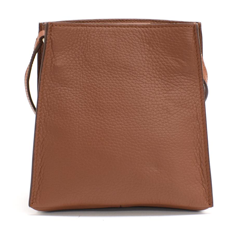 TOD'S（トッズ） クロスボディ ショルダーバッグ レザー ブラウン