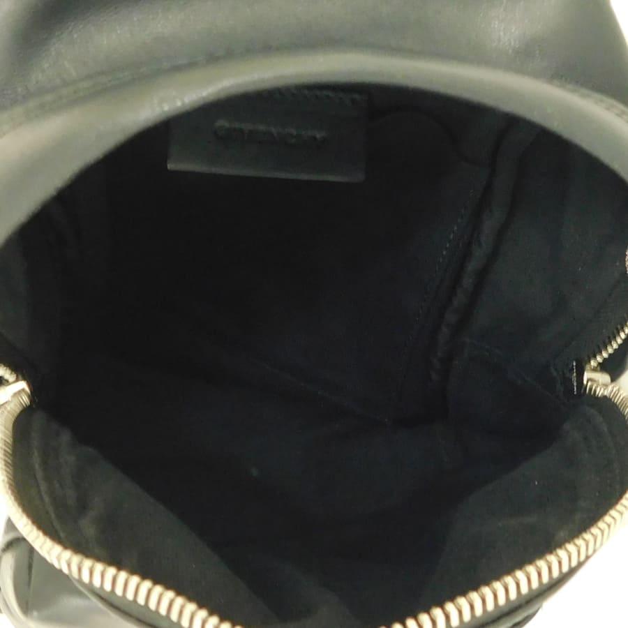 GIVENCHY（ジバンシィ） リュックサック ブラック系 レザー お洒落 お