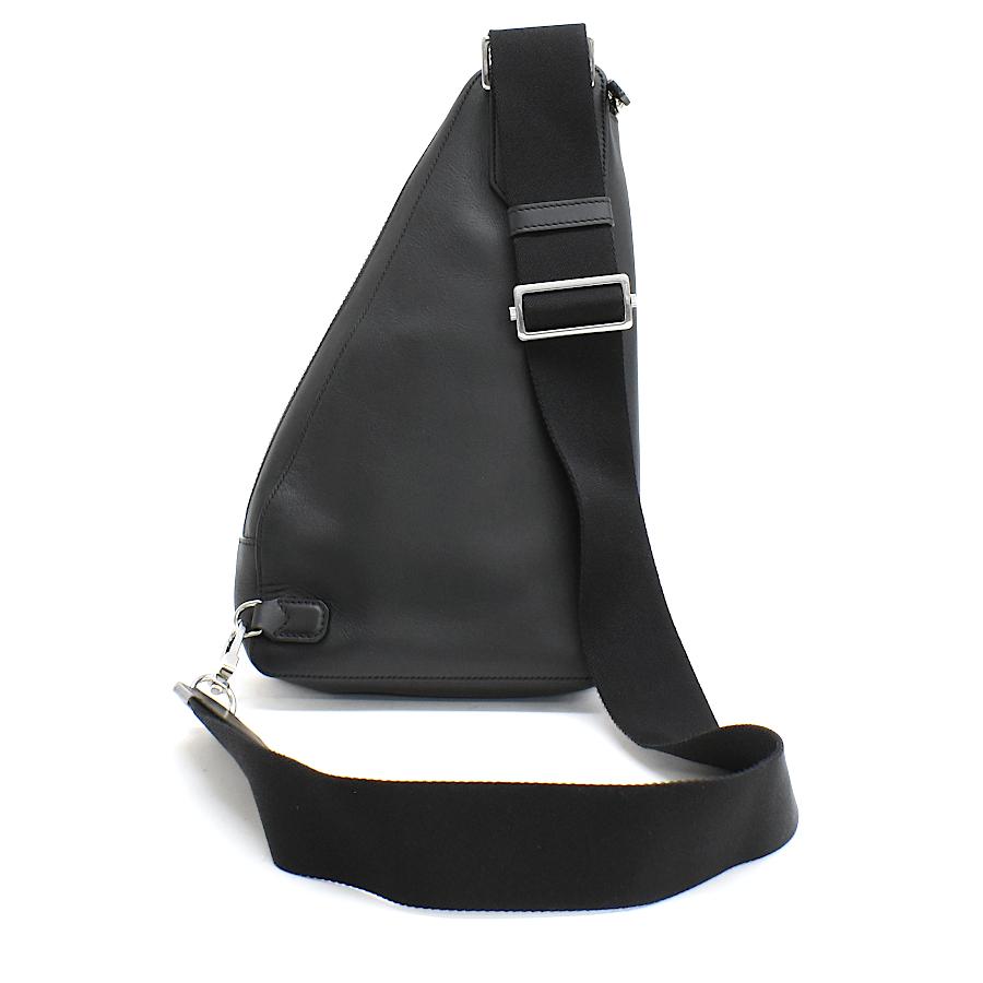 新品未使用/美品　Mont Blanc ショルダーバッグ　スリングバッグ 新品同様 モンブラン スリングバッグ ショルダーバッグ 129696 レザー