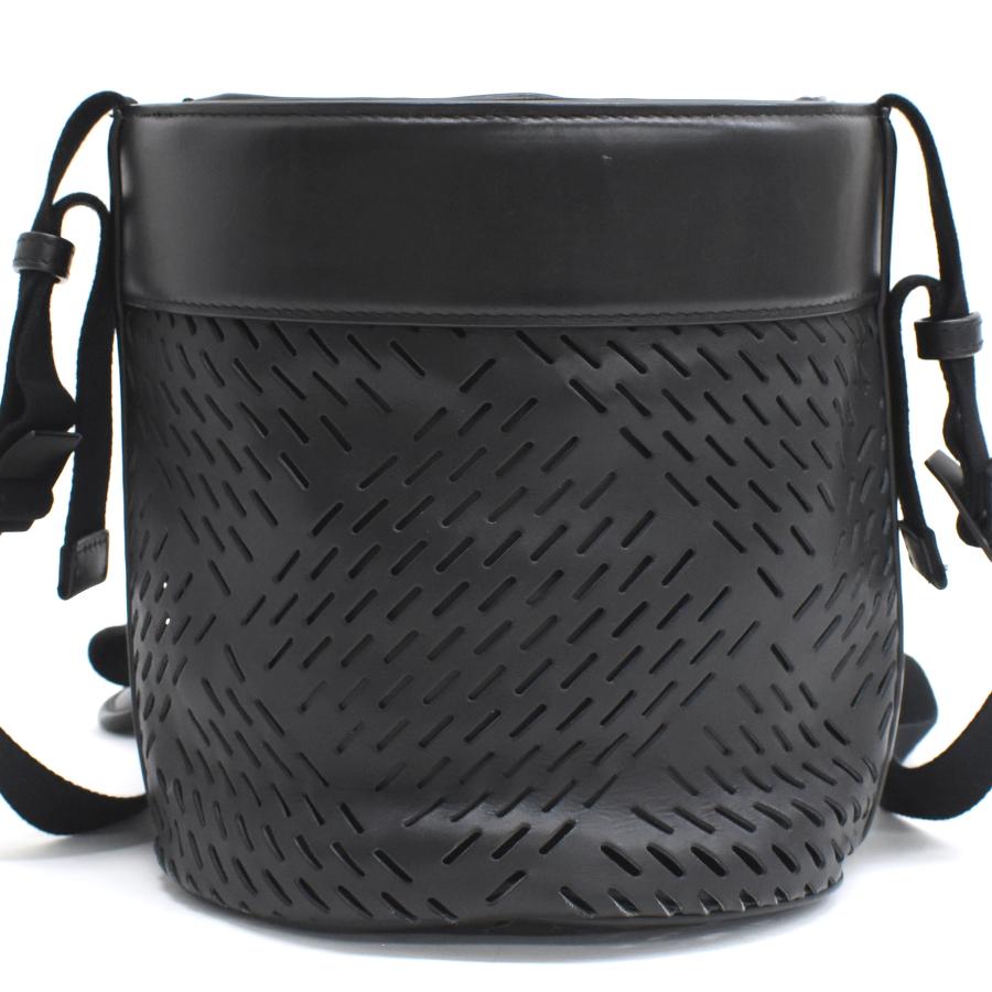 BOTTEGA VENETA（ボッテガ・ヴェネタ） 新品同様 バケットバッグ 巾着