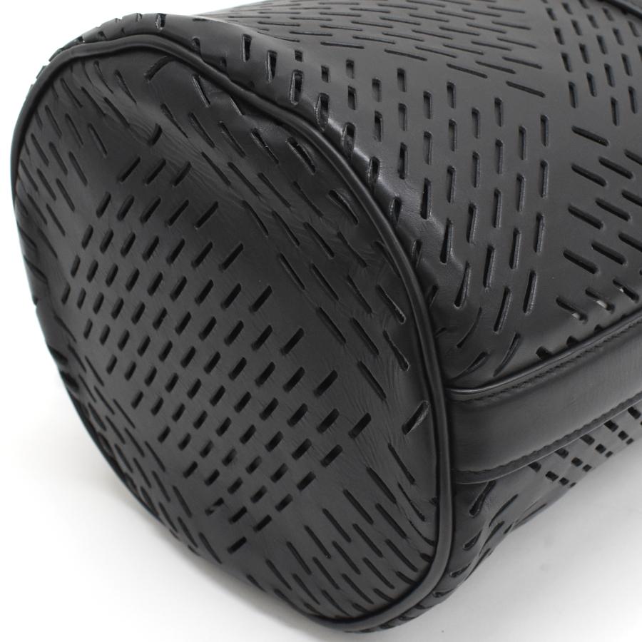 BOTTEGA VENETA（ボッテガ・ヴェネタ） 新品同様 バケットバッグ 巾着