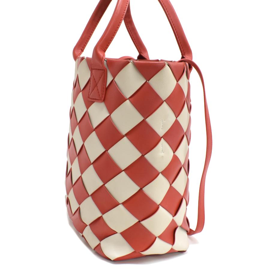 BOTTEGA VENETA（ボッテガ・ヴェネタ） 2wayバッグ カバ 570800