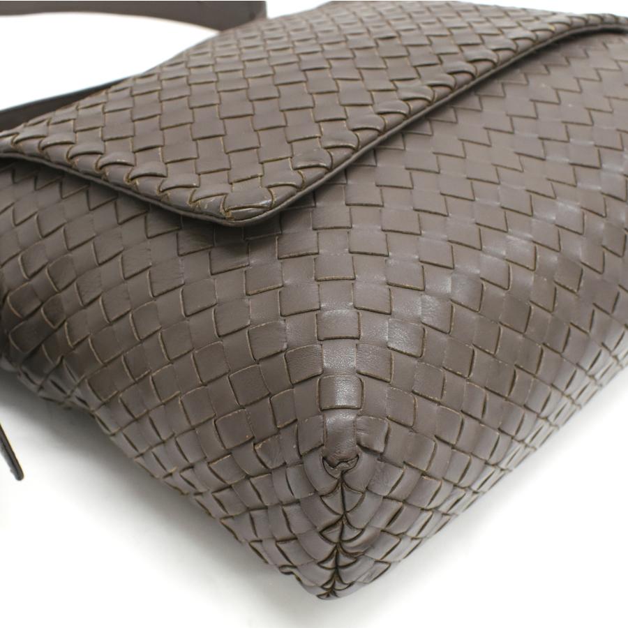 BOTTEGA VENETA（ボッテガ・ヴェネタ） クロスボディ ショルダーバッグ