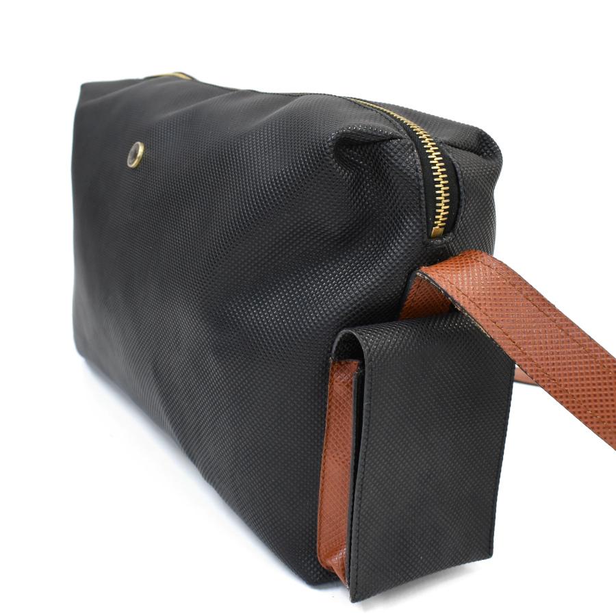 BOTTEGA VENETA（ボッテガ・ヴェネタ） メッセンジャー ショルダー 