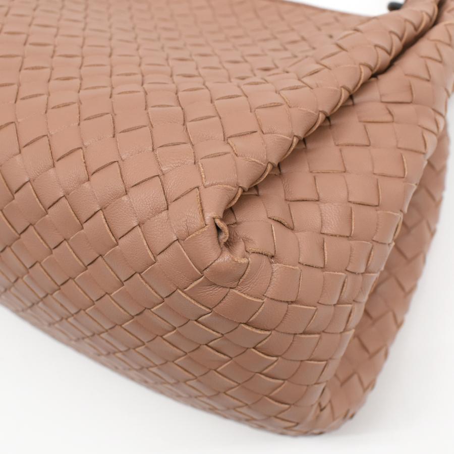 BOTTEGA VENETA（ボッテガ・ヴェネタ） ハンドバッグ イントレチャート 