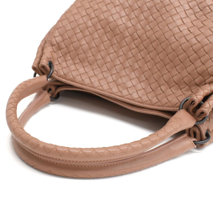 BOTTEGA VENETA（ボッテガ・ヴェネタ） ハンドバッグ イントレチャート 