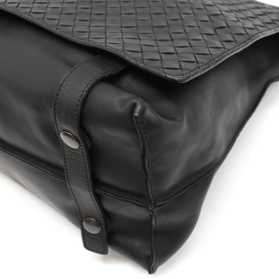 BOTTEGA VENETA（ボッテガ・ヴェネタ） クロスボディ メッセンジャー