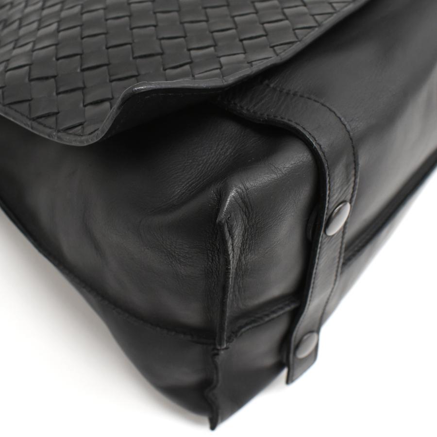 BOTTEGA VENETA（ボッテガ・ヴェネタ） クロスボディ メッセンジャー
