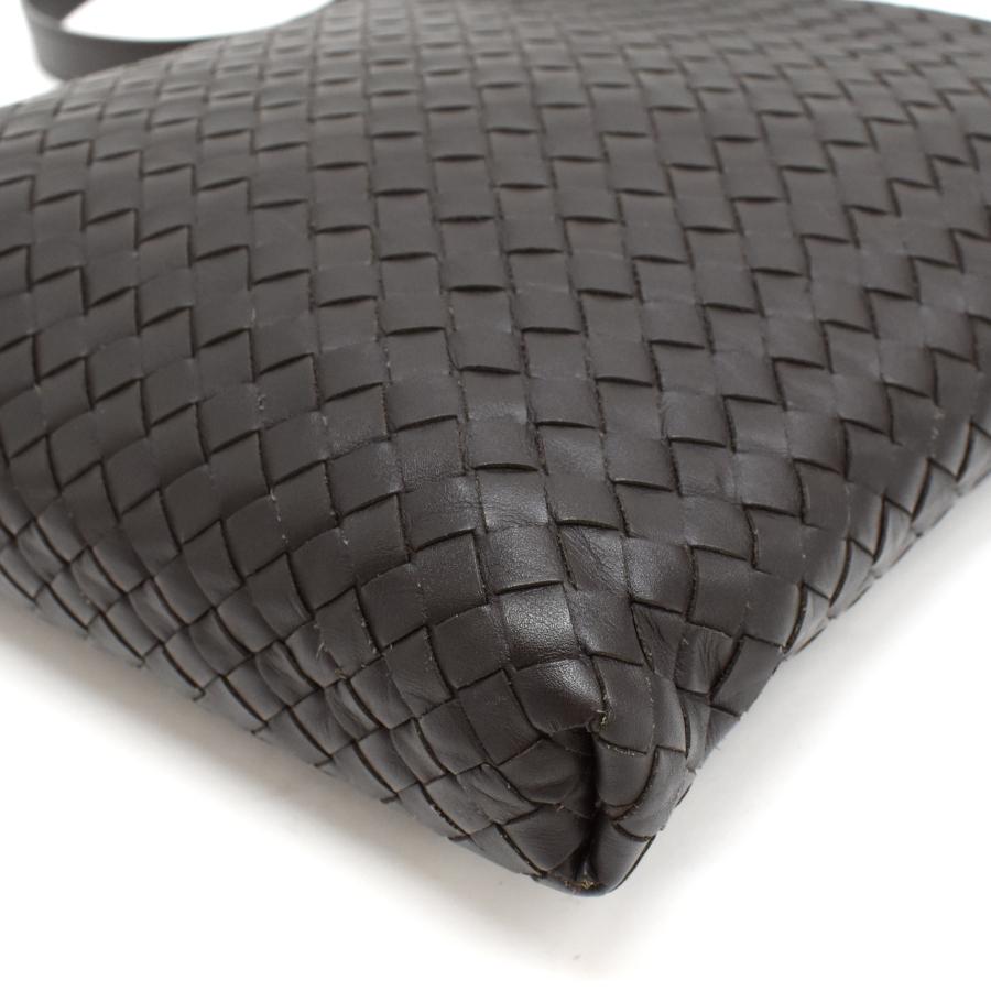 ボッテガヴェネタ イントレチャート ダークブラウン レザー ショルダーバッグ BOTTEGA VENETA（ボッテガ・ヴェネタ） 新品同様 ショルダーバッグ
