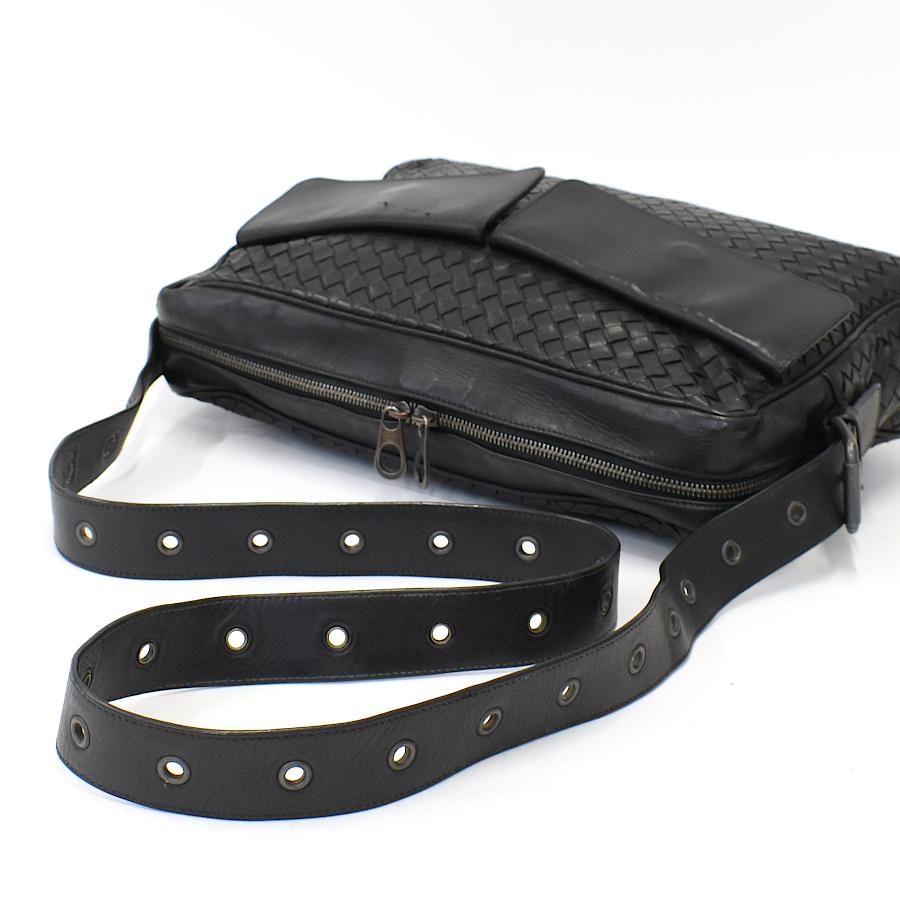 BOTTEGA VENETA（ボッテガ・ヴェネタ） クロスボディ ショルダーバッグ