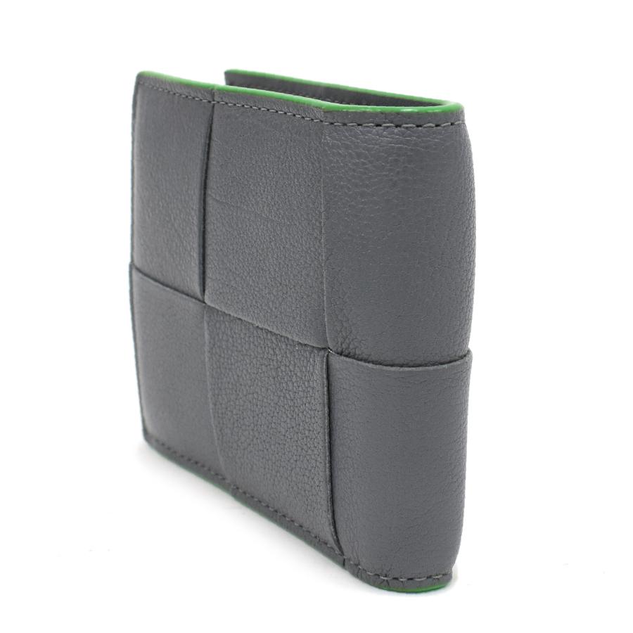 BOTTEGA VENETA（ボッテガ・ヴェネタ） 新品同様 カセット 二つ折り