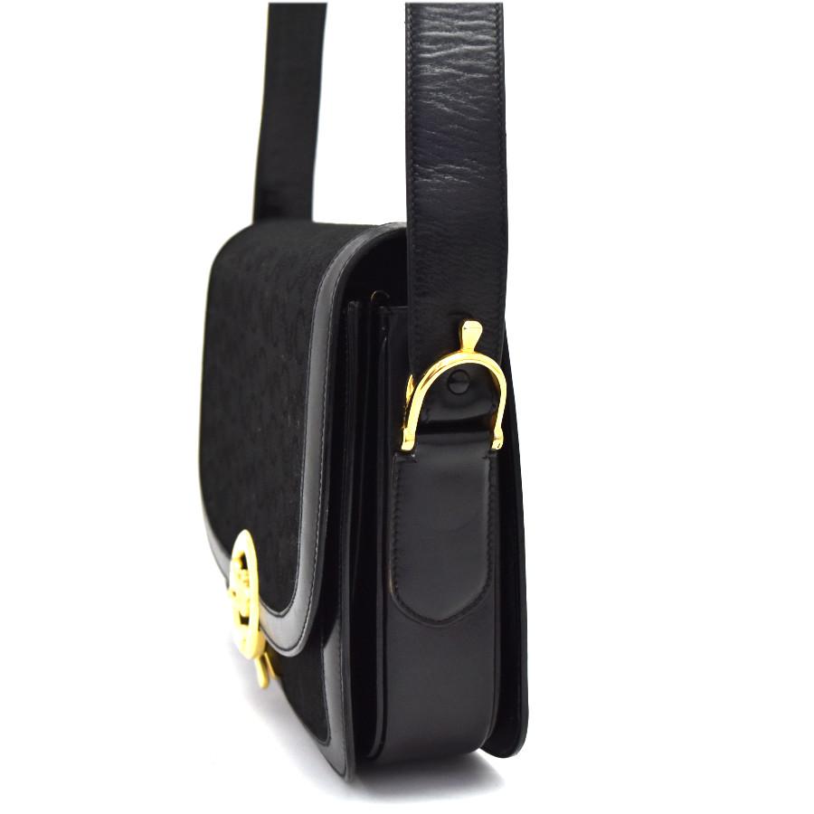 CELINE セリーヌ ショルダーバッグ ヴィンテージ 馬車金具 C CELINE セリーヌ ショルダーバッグ ヴィンテージ 馬車金具 C