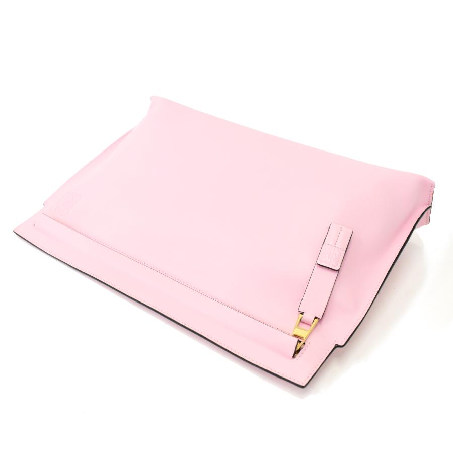 LOEWE（ロエベ） 新品同様 クラッチバッグ Tポーチ 109.54.K05 レザー