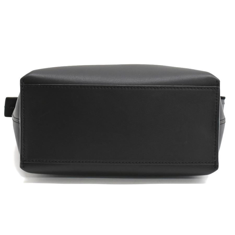 LOEWE(ロエベ) ショルダーバッグ美品  キュービィ クロスボディバッグ スモール グレー LOEWE（ロエベ） クロスボディバッグ スモール ショルダーバッグ