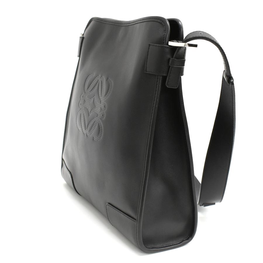 LOEWE（ロエベ） クロスボディ ショルダーバッグ エングレイブド