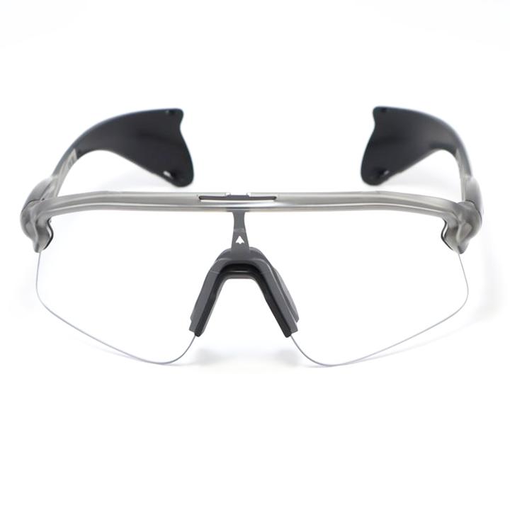 新品未使用　OAKLEY STUNT DEVIL調光レンズ　OO9517 Oakley OO9517 Stunt Devil L (0 - 139) with Orange lenses and Green