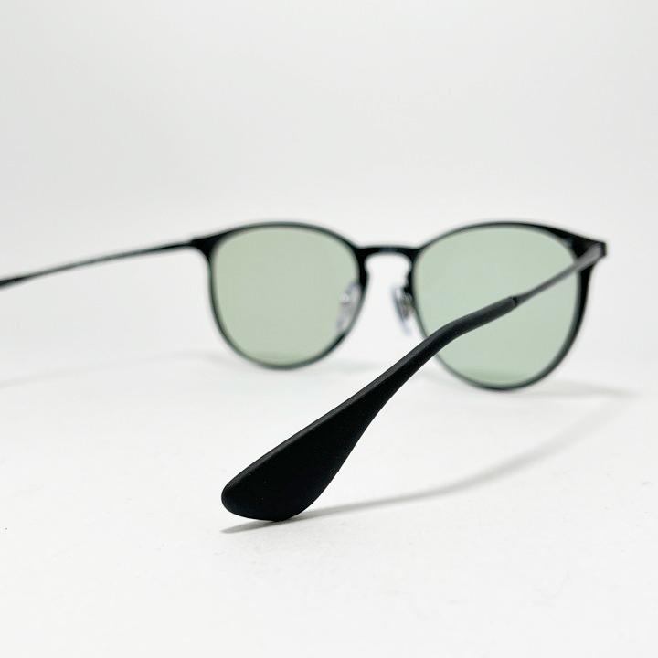 Ray-Ban ERIKA サングラス ブラック/グリーン ERIKA METAL EVOLVE Sunglasses in Black and Photochromic