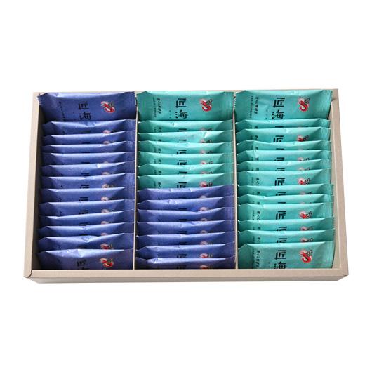 翌日発送可 ギフト お菓子 カルビー かっぱえびせん匠海２種詰合せ 40枚 内祝 お祝い 出産 結婚 誕生日 御礼 93057-03 | カルビー | 01