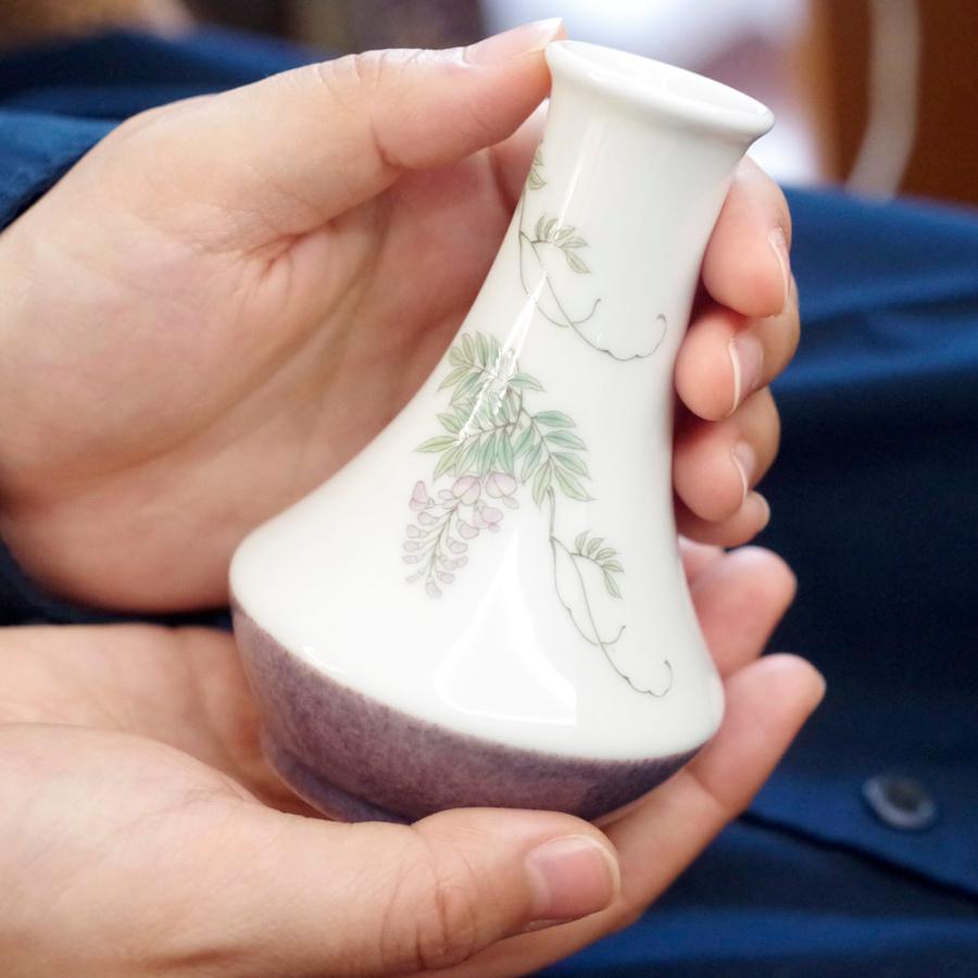 花生、線香立、ロウソク立の3具足がセットになった藤の花絵付けの３点セット 深川製磁製　三具足『柴藤』仏具３点セット |  | 10