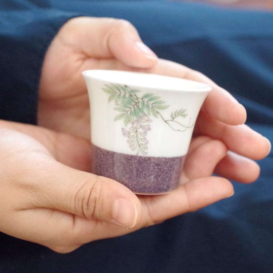 花生、線香立、ロウソク立の3具足がセットになった藤の花絵付けの３点セット 深川製磁製　三具足『柴藤』仏具３点セット |  | 11