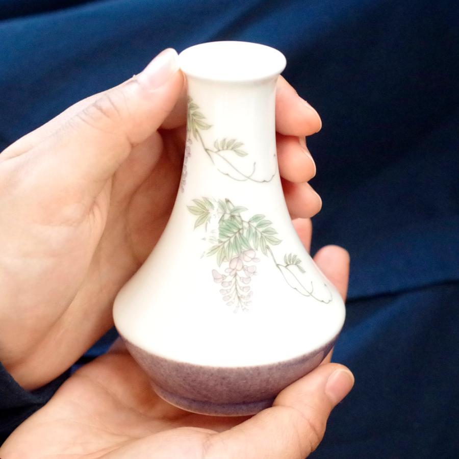 花生、線香立、ロウソク立の3具足がセットになった藤の花絵付けの３点セット 深川製磁製　三具足『柴藤』仏具３点セット |  | 09