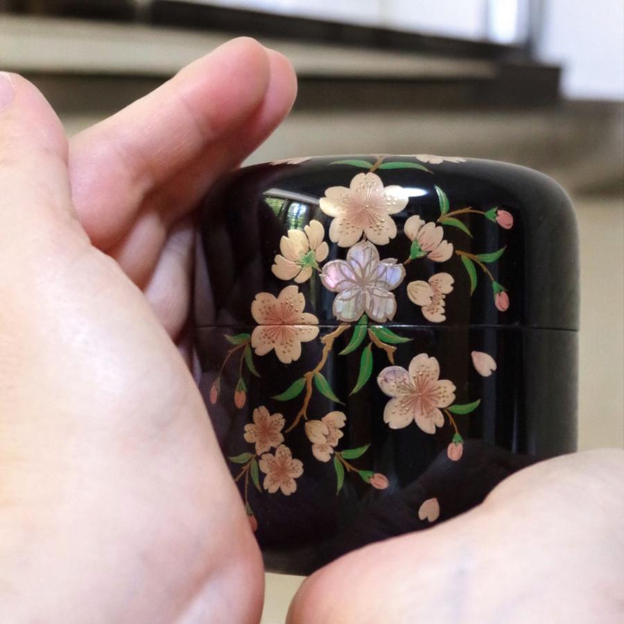 【ミニ骨壷】【手元供養】桜木大容量の本漆骨壷 「蒔絵ゆとりシリーズ」　朱漆　さくら |  | 10