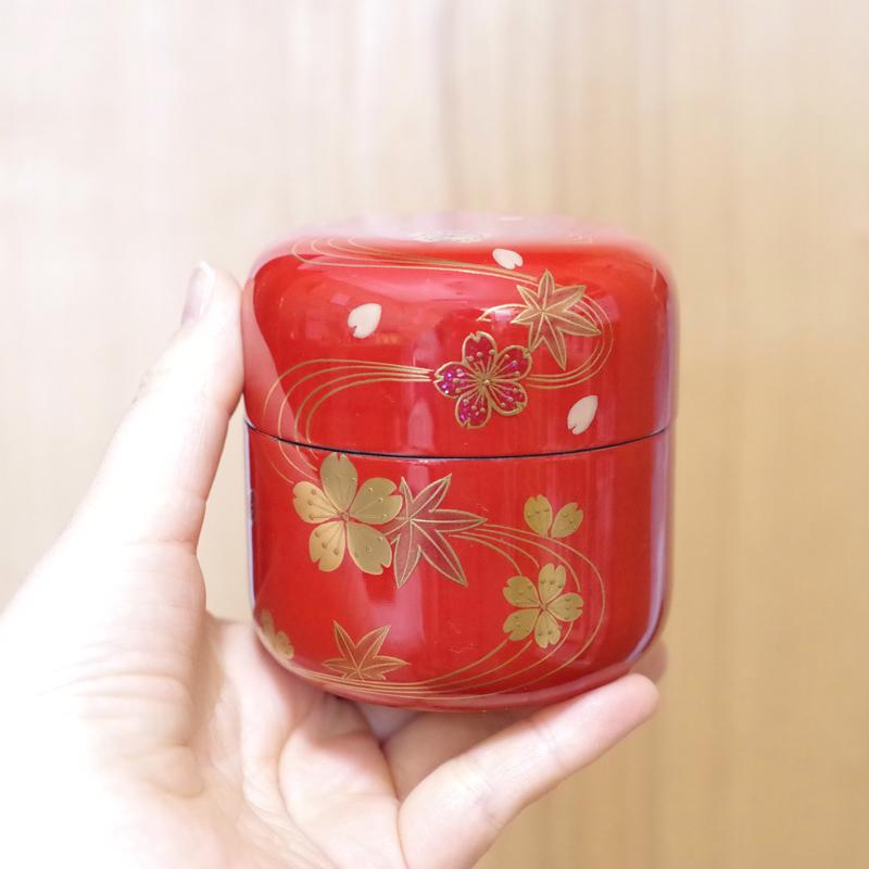 【ミニ骨壷】【手元供養】桜木大容量の本漆骨壷 「蒔絵ゆとりシリーズ」　朱漆　春秋流水 |  | 07