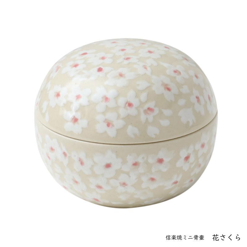 ハワイで購入した40×32センチのウッド額縁。2枚セットで ハワイで購入