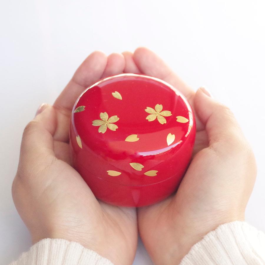 【ミニ骨壷・桜木 木製】現代漆・モダン骨壷 Cocoroこころ　金桜朱漆（艶あり） |  | 07