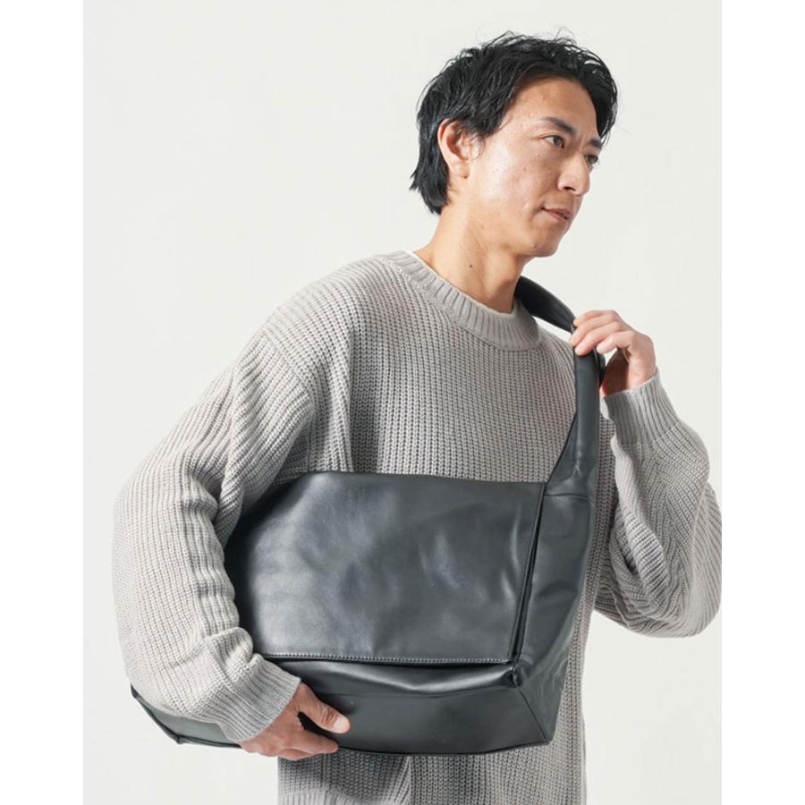 男の人胸元シングルショルダーバッグファッションカジュアル\" 男の人胸元シングルショルダーバッグファッションカジュアル