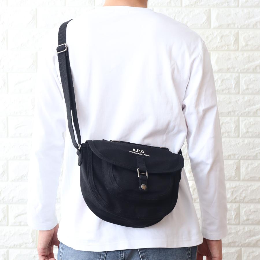 A.P.C. ブラック ボディバッグ Amazon | [アーペーセー]ボディバッグ ヒップバッグ ブラック
