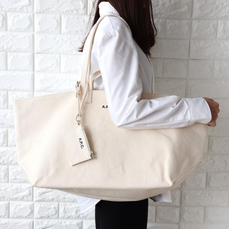 【並行輸入品】APC A.P.C. アーペーセー トートバッグ レディース キャンバス ポーチ付 LE DRUMMER TOILE A4対応 F67046 COHMP 2026春夏新作の画像