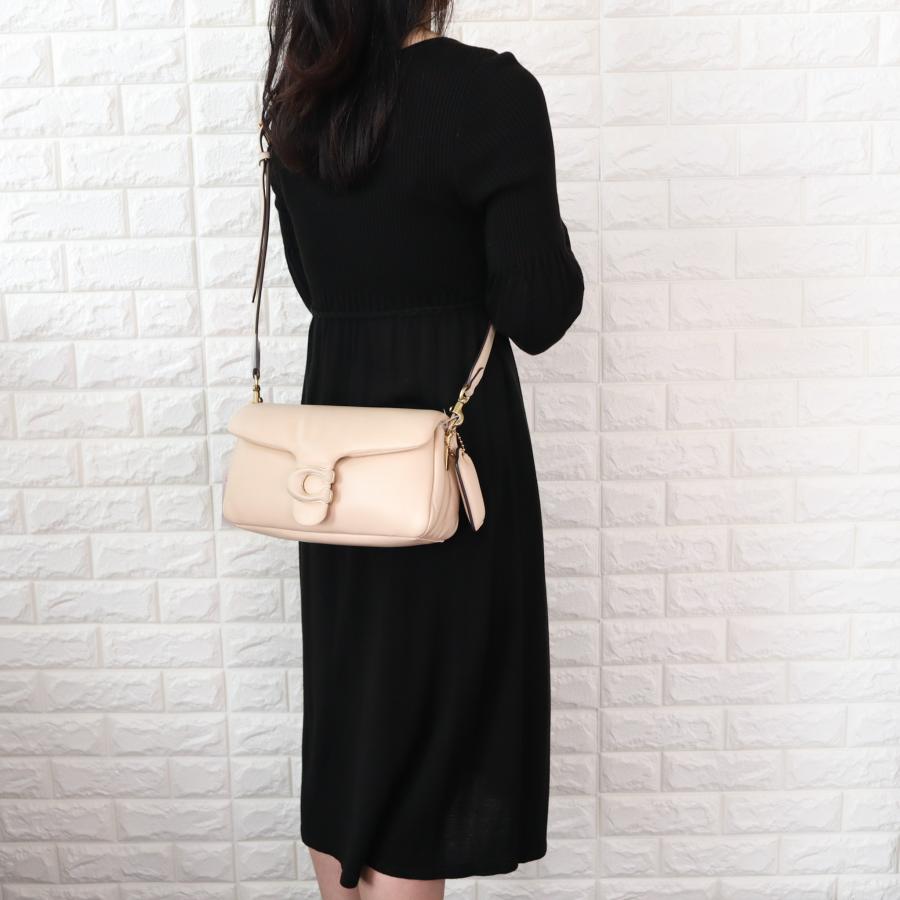 COACH コーチ ピロー タビー ショルダー バッグ 26 C0772 IVORY 