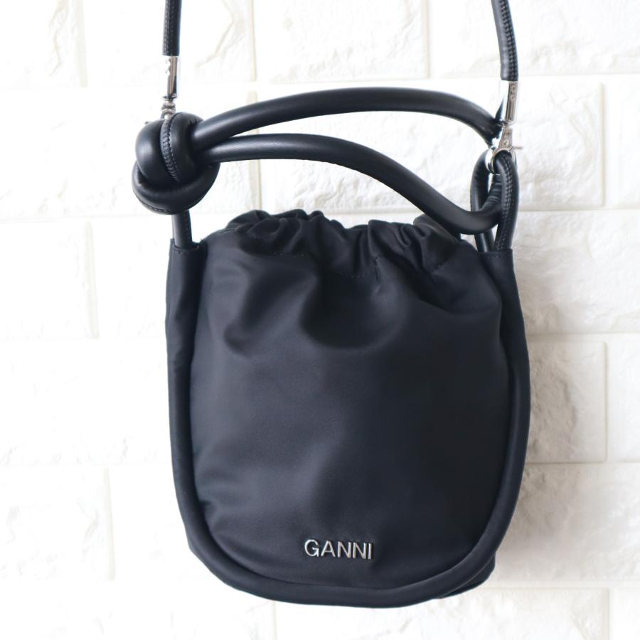 GANNI ブラック ショルダーバッグ GANNI Bucky ショルダーバッグ | ブラック | FARFETCH JP