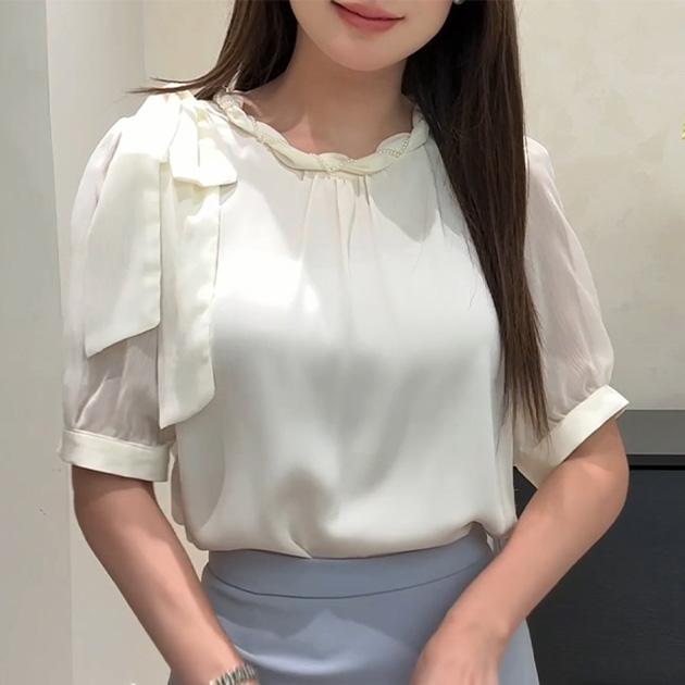 肩リボン クルーネック パール付き パフスリーブ ブラウス トップス 半袖 夏 サマー レディース 女性 5分袖 ハーフスリーブ 無地 単色
