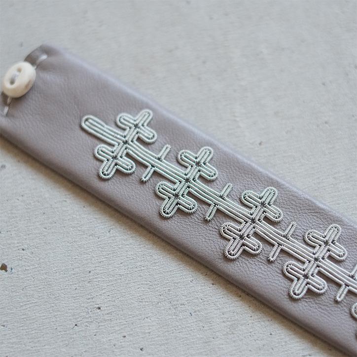 saami crafts（サーミクラフト） ホーンボタン 太レザー ブレスレット