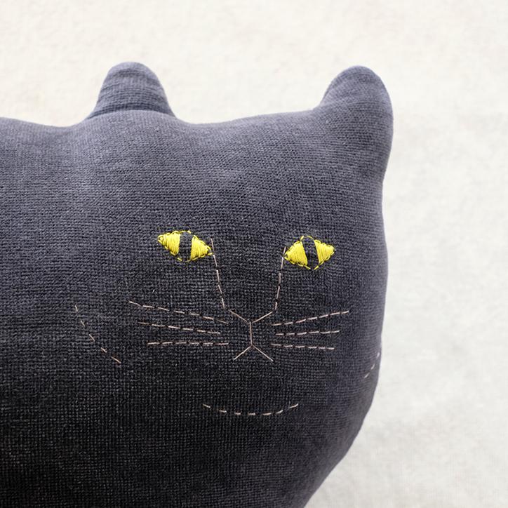 tomotake トモタケ 動物クッション new黒ネコ ペロ 横 : mercato Yahoo